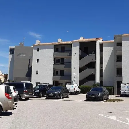 T2 Port Avec Vue Sur Les Voiliers Leucate